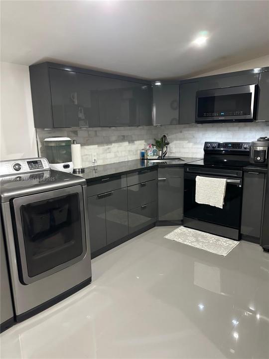 1212 E River Dr, Margate, Florida 33063