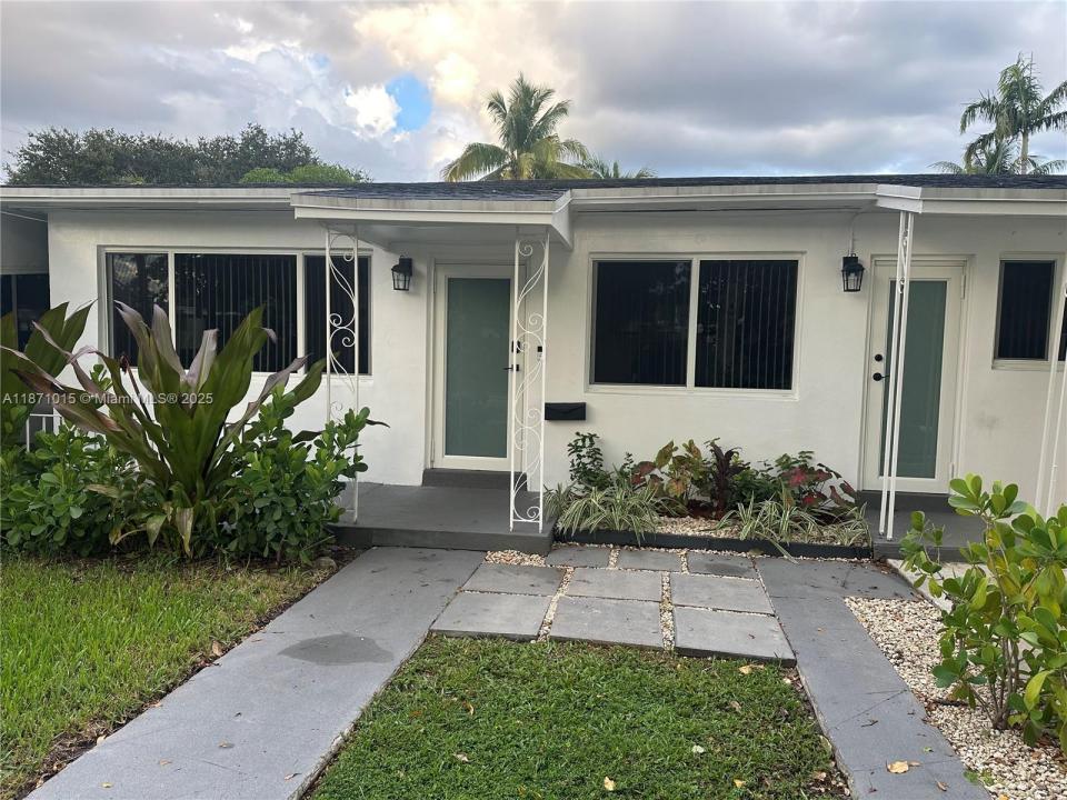 13035 NE 7th Ave 1, North Miami, Florida 33161, USA