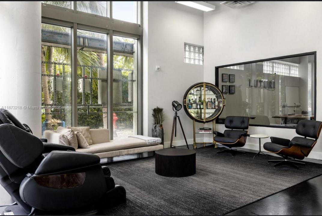 92 SW 3rd St CU1B, Miami, Флорида 33130, Соединенные Штаты