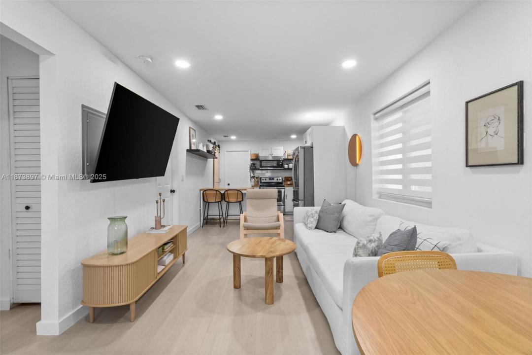 2170 NW 84th St, Miami, Флорида 33147, Соединенные Штаты