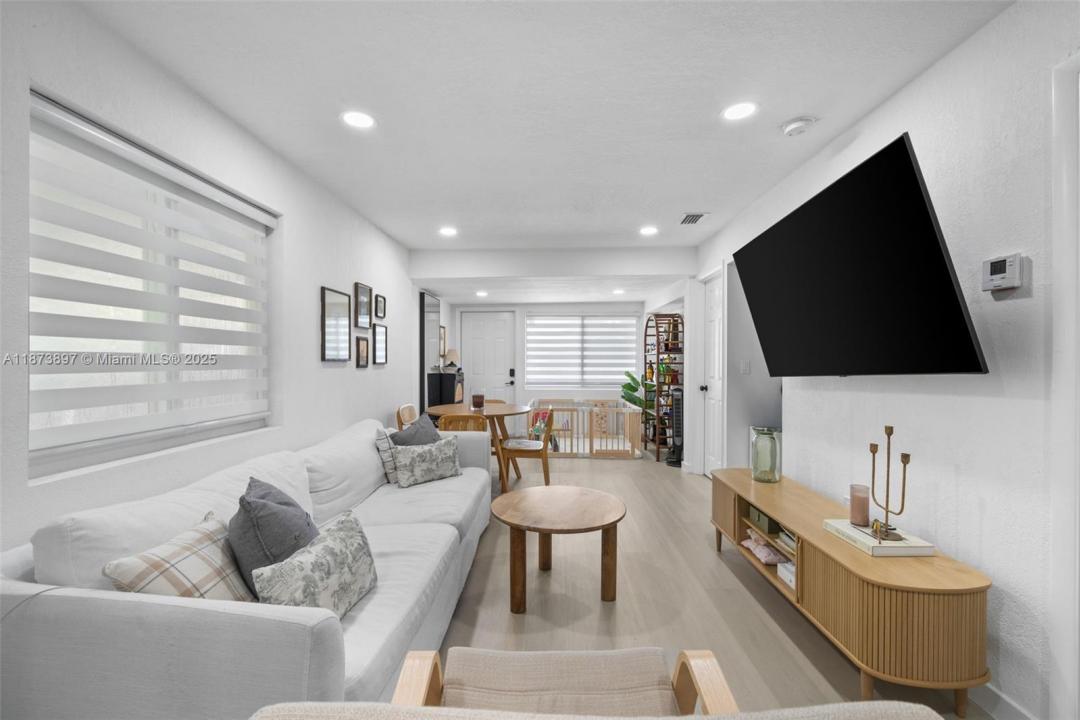 2170 NW 84th St, Miami, Флорида 33147, Соединенные Штаты