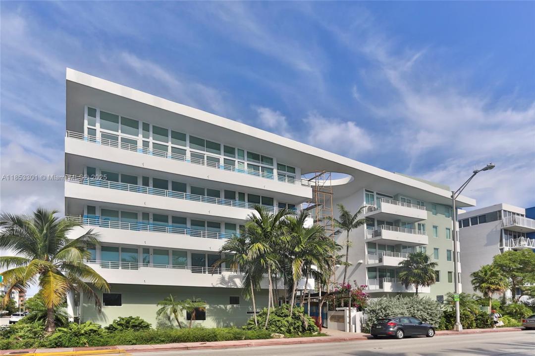 7800 Collins Ave 508, Miami Beach, Florida 33141, USA