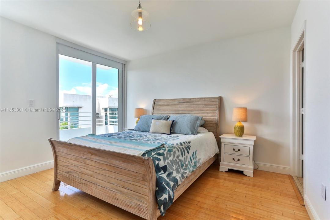 7800 Collins Ave 508, Miami Beach, Florida 33141, USA
