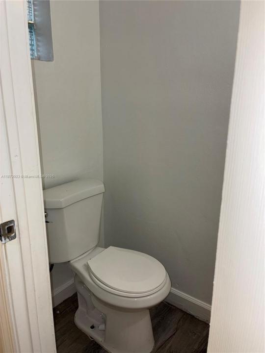 1358 W 69th St na, Hialeah, Florida 33014, USA