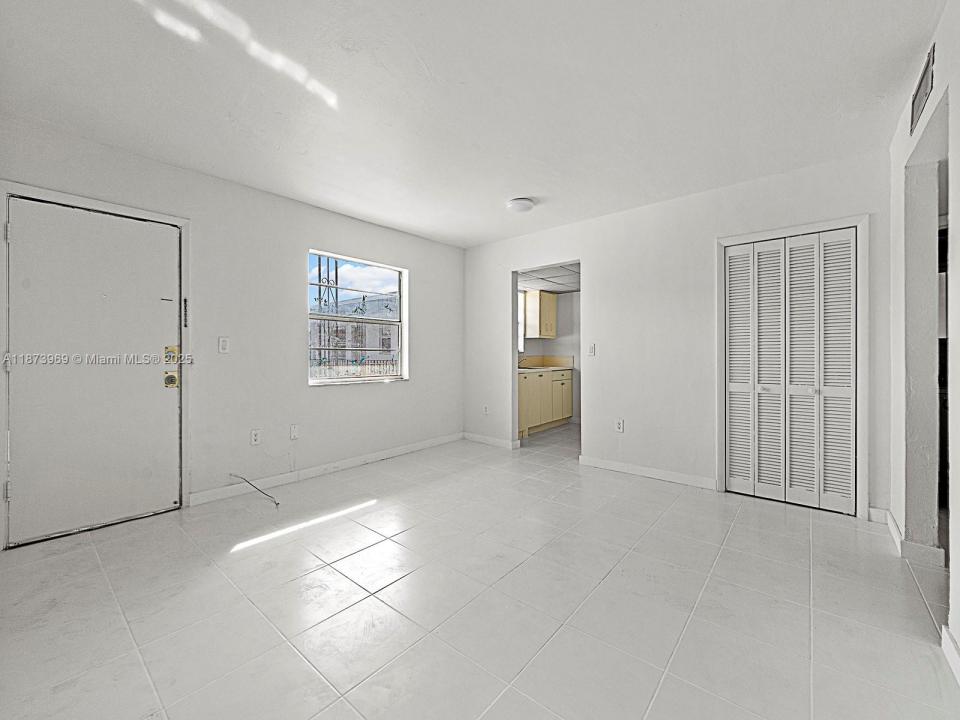 10305 SW 40th St 0, Miami, Flórida 33165, Estados Unidos