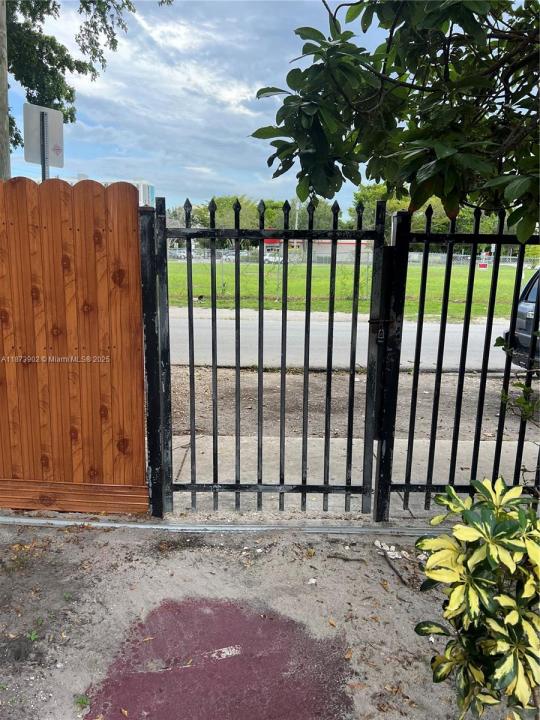 1581 NE 117th St, Miami, פלורידה 33161, ארצות הברית של אמריקה