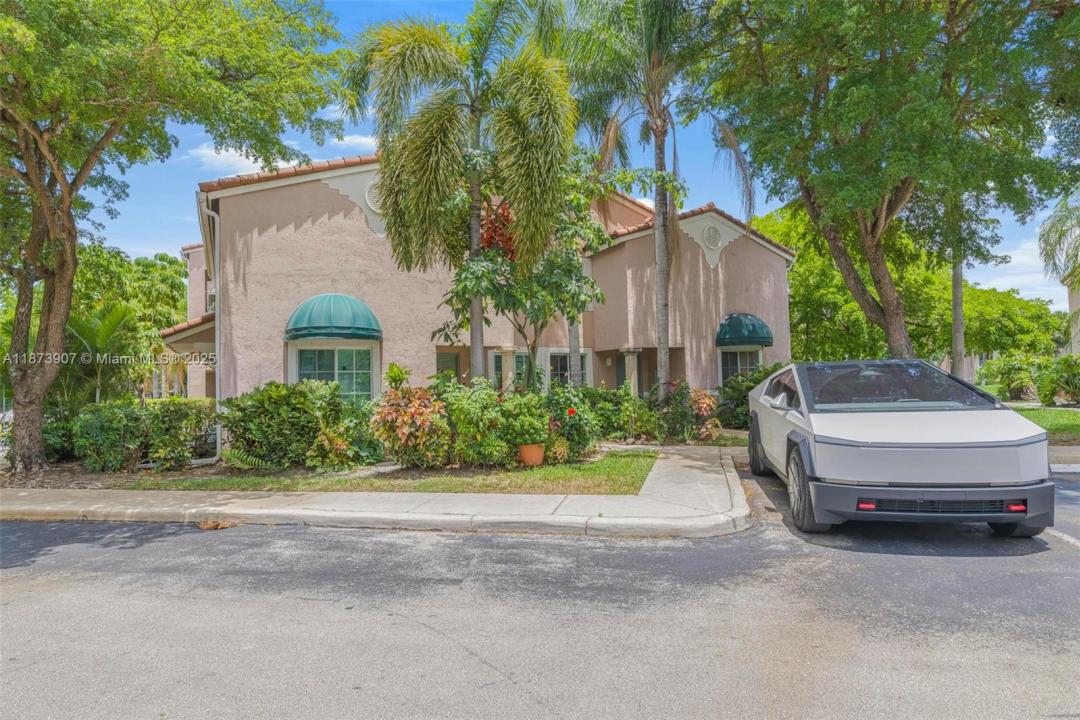 12154 Saint Andrews Pl 112, Miramar, Floryda 33025, USA