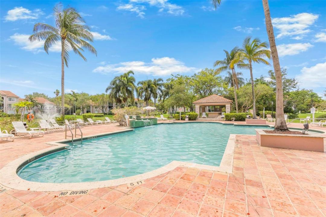 12154 Saint Andrews Pl 112, Miramar, Floryda 33025, USA