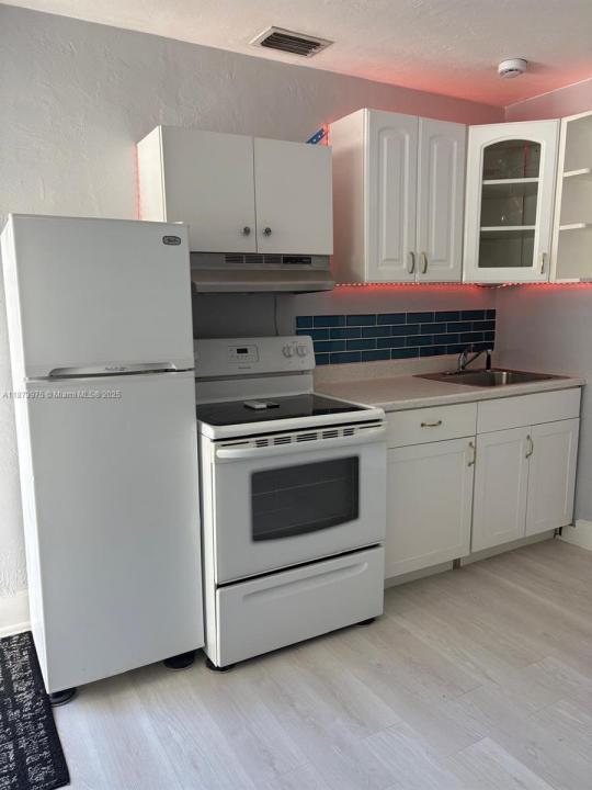 1101 NE 5th St 1101, Hallandale Beach, Florida 33009, Amerika Birleşik Devletleri