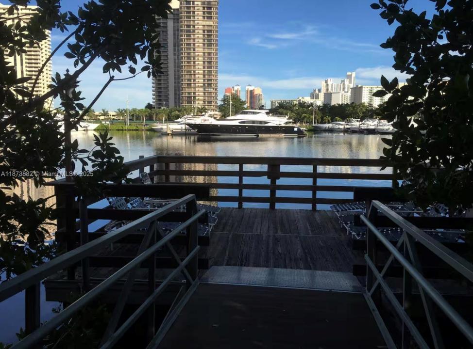 19501 E Country Club Dr 9107, Aventura, 佛羅里達州 33180, 美國