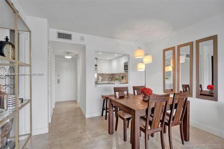 13499 Biscayne Blvd 503, North Miami, Florida 33181, USA