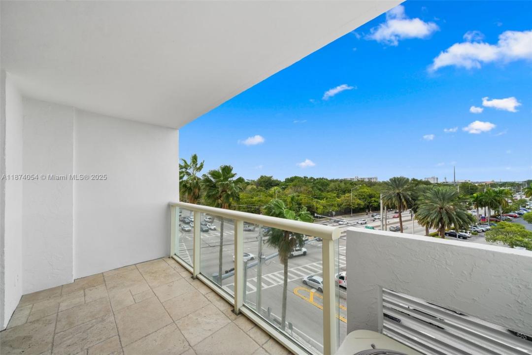 13499 Biscayne Blvd 503, North Miami, 플로리다 33181, 미국