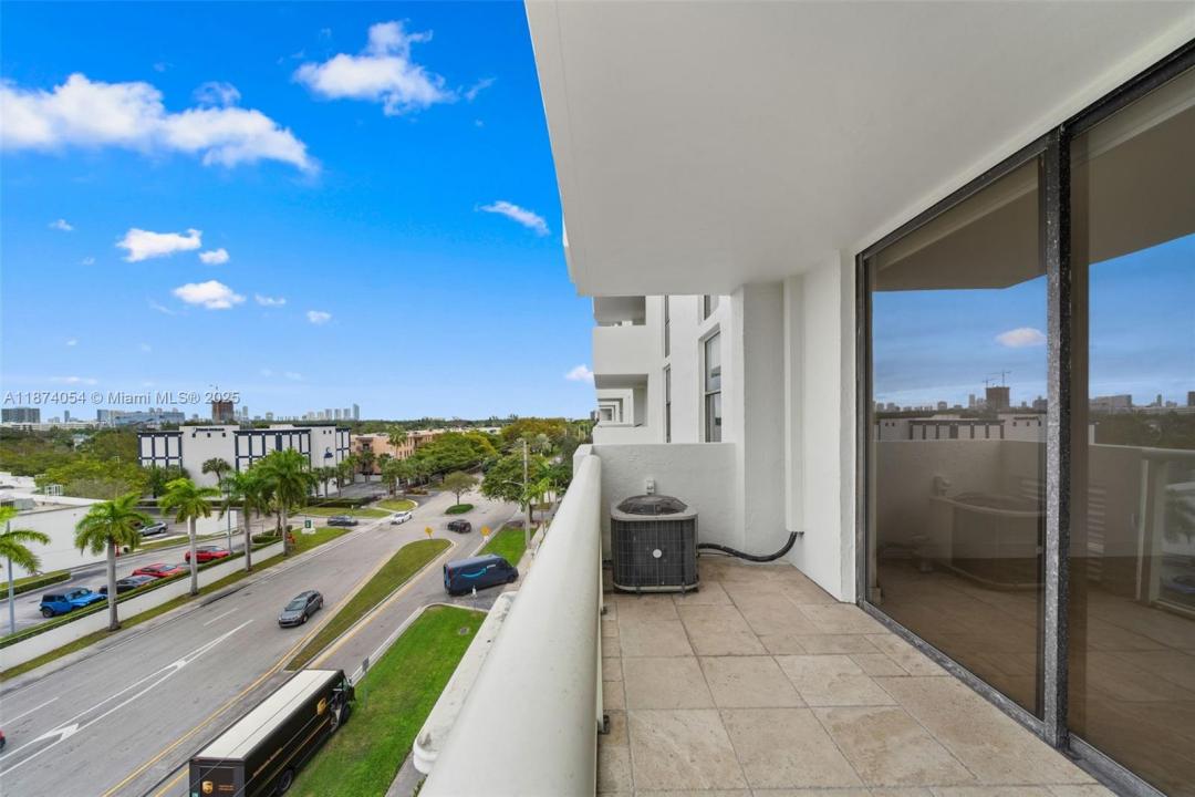 13499 Biscayne Blvd 503, North Miami, 플로리다 33181, 미국