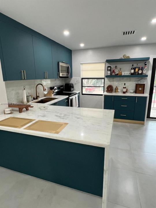 1103 S collier C-108, Marco Island, Florida 34145, USA