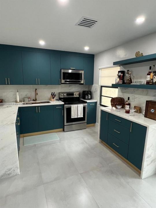 1103 S collier C-108, Marco Island, Florida 34145, USA