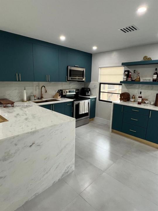 1103 S collier C-108, Marco Island, Florida 34145, USA