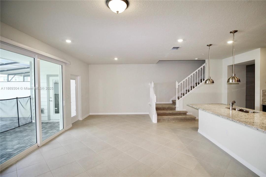 1258 Shoreside St, Clermont, Floryda 34714, USA