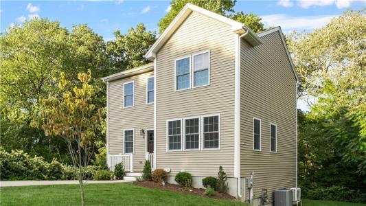 8 Sea Breeze Terrace, Warwick, Rhode Island 02886