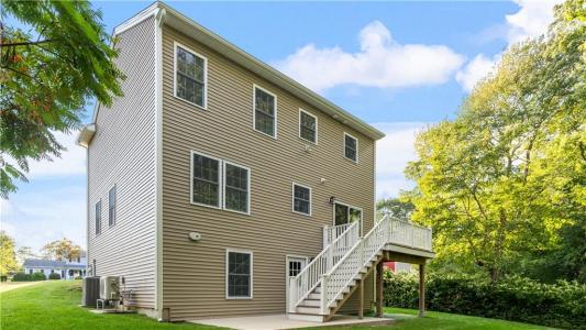 8 Sea Breeze Terrace, Warwick, Rhode Island 02886
