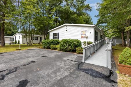 9 Giovanni-Rose Court, Coventry, Rhode Island 02816