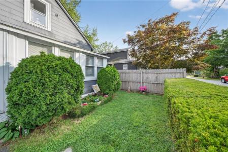 24 Maplewood Avenue, Warwick, Rhode Island 02889, États-Unis