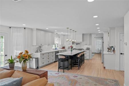 60 Basil Crossing, Cranston, Rhode Island 02921, USA