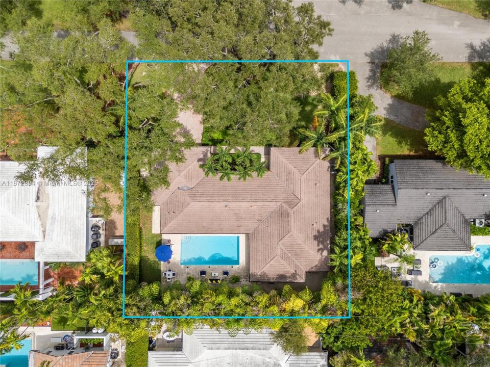 1360 Mendavia Ave, Coral Gables, Флорида 33146, Соединенные Штаты