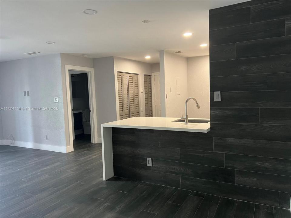 11233 W Atlantic Blvd 102, Coral Springs, Florida 33071