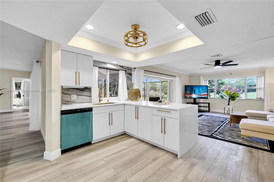 5706 Guava Dr, Tamarac, Florida 33319