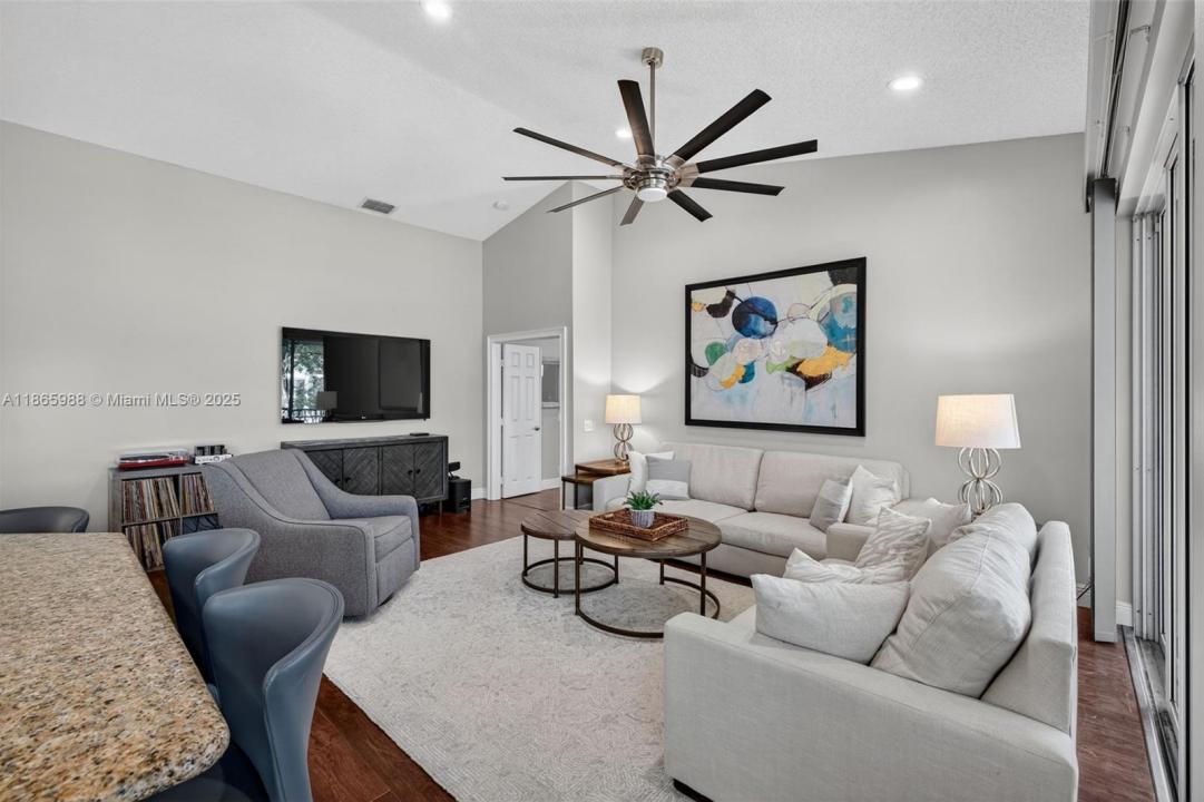 12447 NW 10th Ct D-15, Coral Springs, 佛罗里达州 33071, 美国