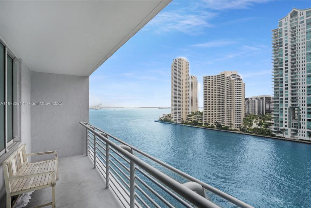 325 S Biscayne Blvd 1217, Miami, フロリダ 33131, アメリカ合衆国