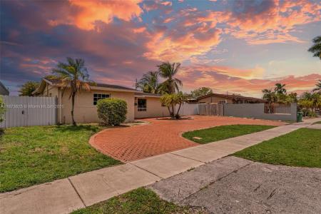 7920 NW 171st St, Hialeah, Florida 33015, USA