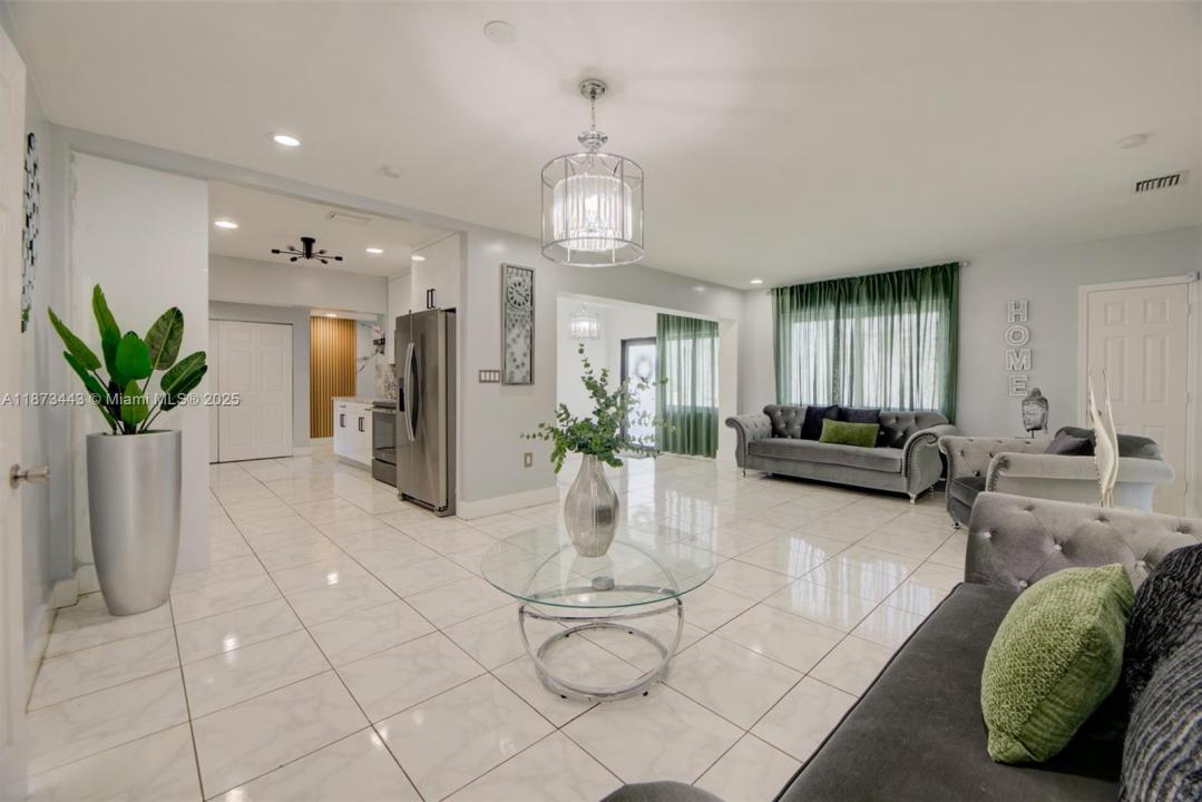 1240 Peri St, Opa-Locka, فلوريدا 33054, الولايات المتحدة