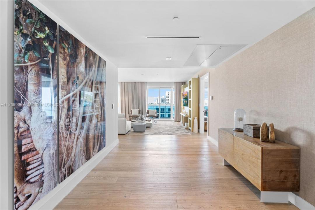102 24th St PH-1703, Miami Beach, Florida 33139