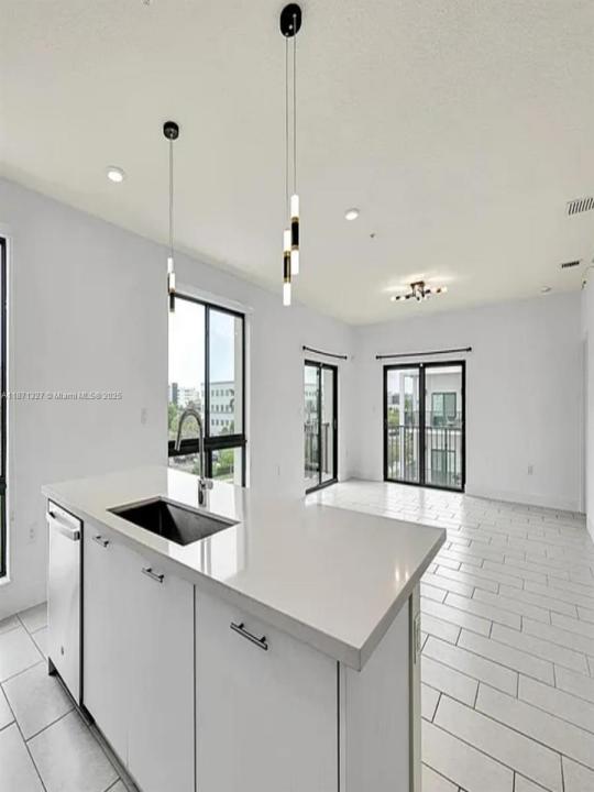 8167 NW 41st St E-406, Doral, Floride 33166, États-Unis