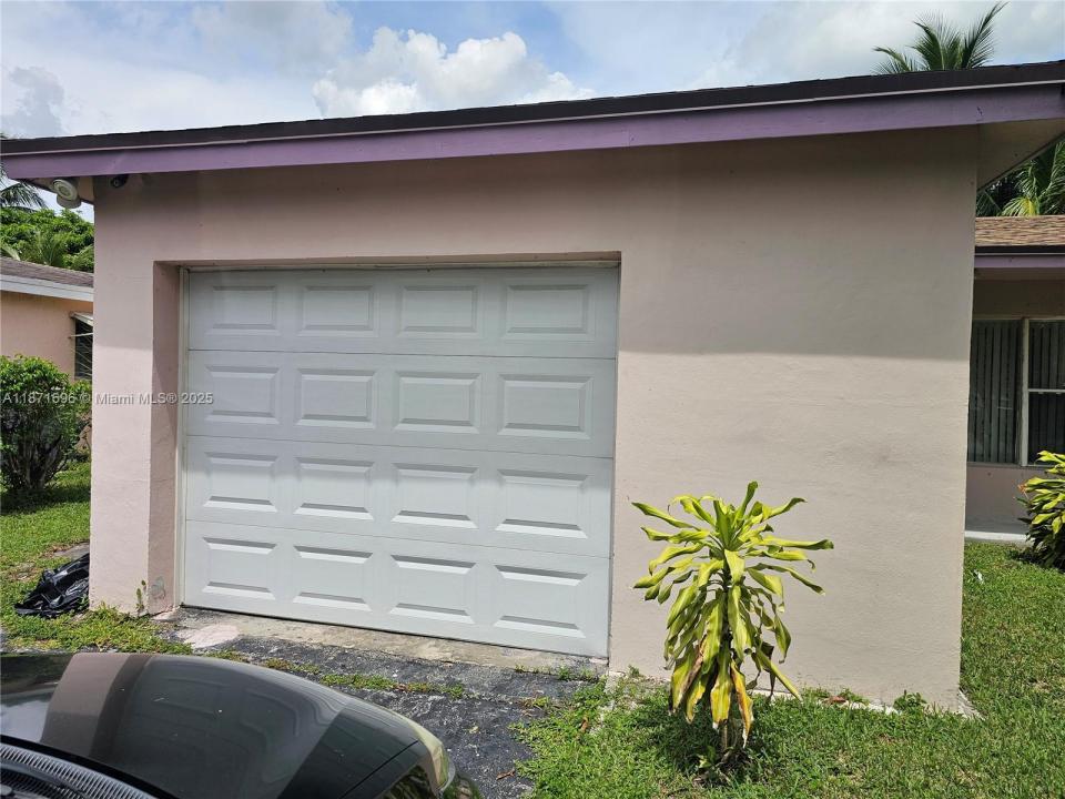 3349 NW 32nd St 0, Lauderdale Lakes, Florida 33309, Amerika Birleşik Devletleri