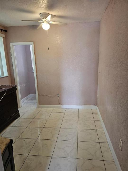 3349 NW 32nd St 0, Lauderdale Lakes, Florida 33309, Amerika Birleşik Devletleri