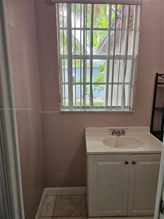 3349 NW 32nd St 0, Lauderdale Lakes, Florida 33309, Amerika Birleşik Devletleri