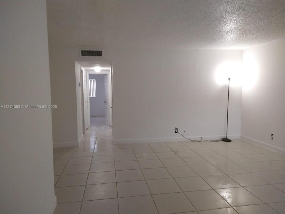 4160 NW 21st St 104-G, Lauderhill, Florida 33313, Stati Uniti
