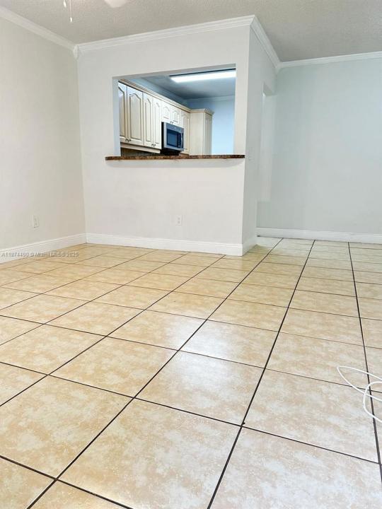 6705 W 26th Dr 13-7, Hialeah, Florida 33016, USA