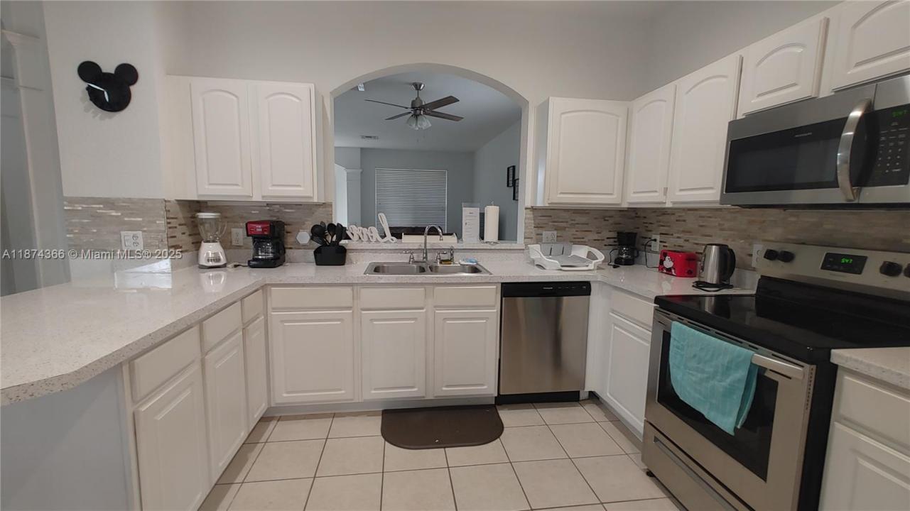 7751 BASNETT CIRCLE, Kissimmee, Floride 34747, États-Unis