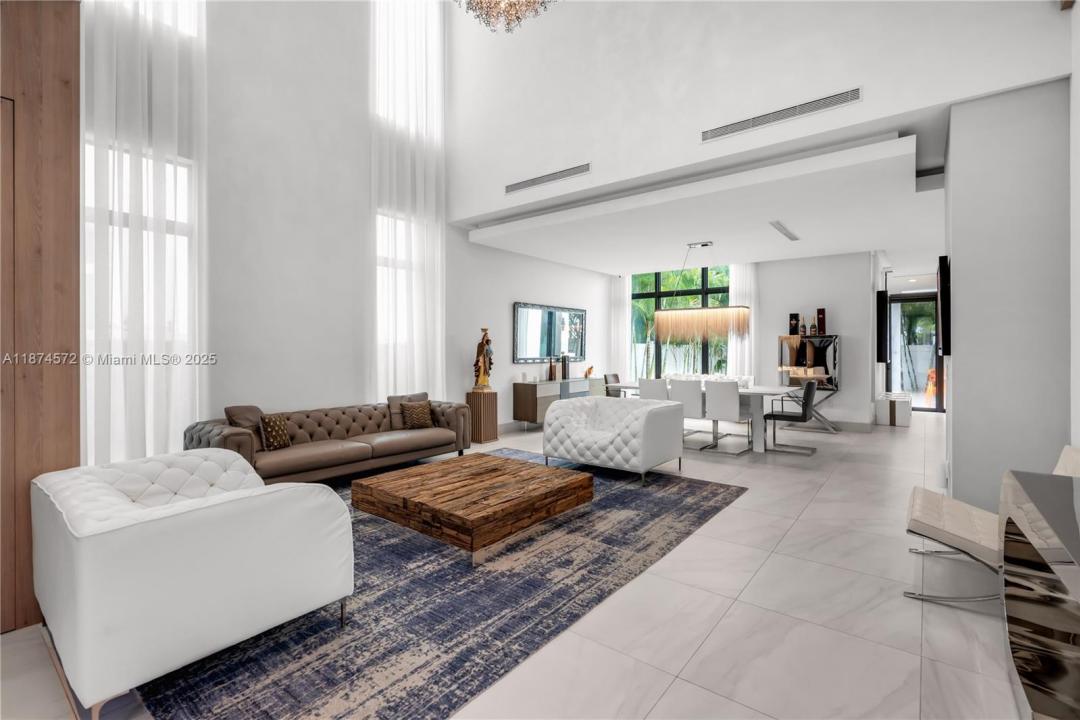 10530 NW 67th Ter, Doral, Florida 33178, Estados Unidos