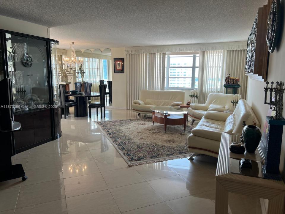 251 174th St 1905, Sunny Isles Beach, فلوريدا 33160, الولايات المتحدة