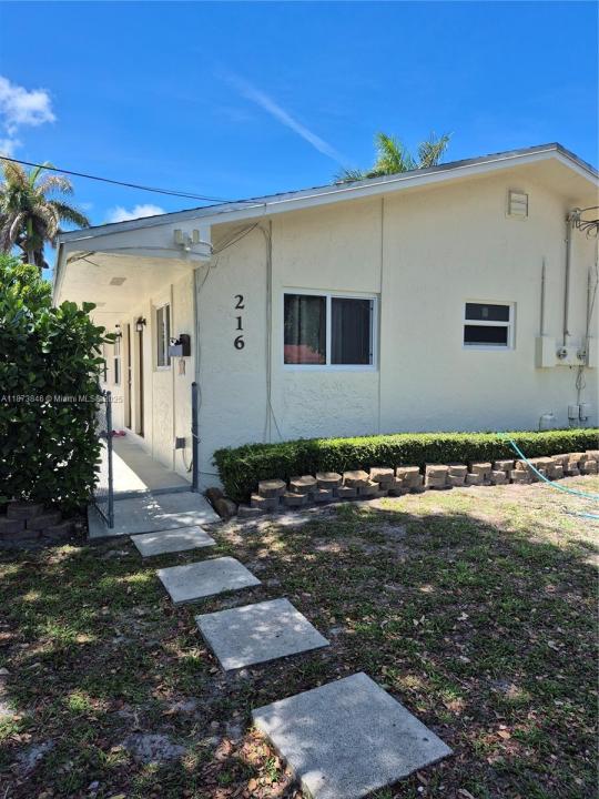 216 SW 9th St 2, Hallandale Beach, Florida 33009