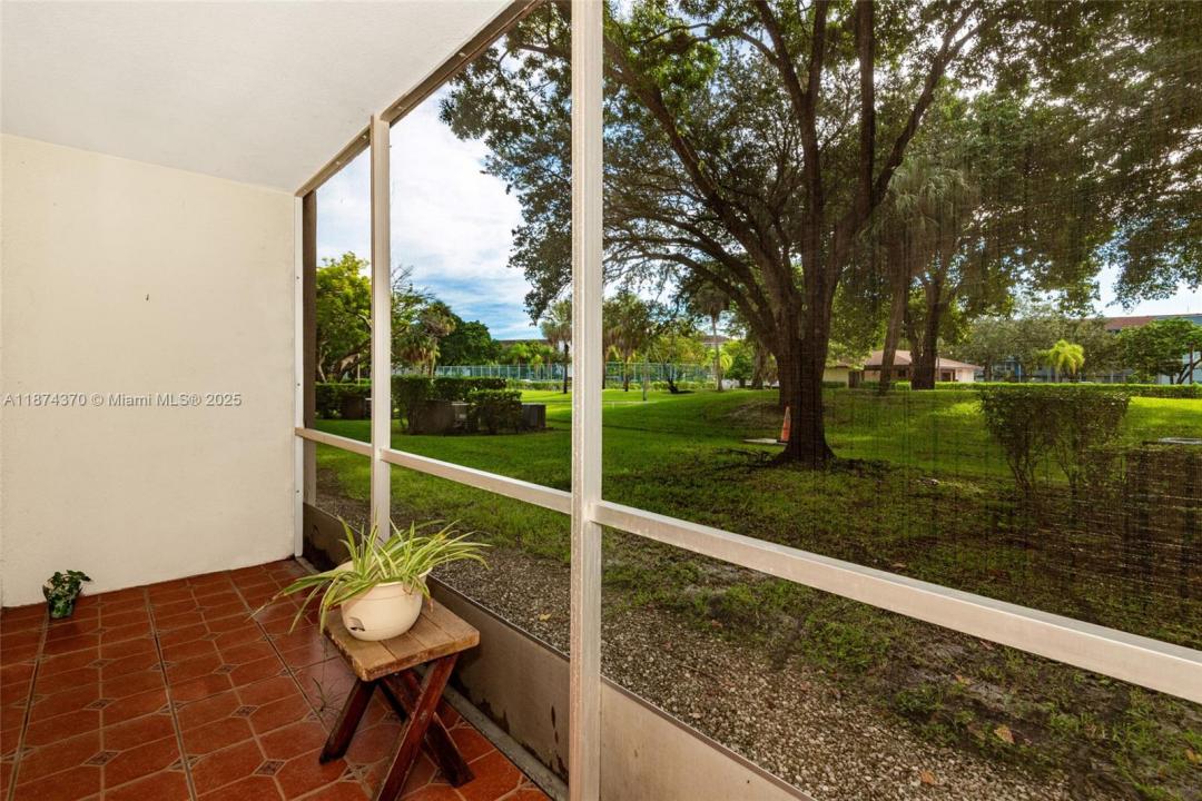 1551 SW 135th Ter 108G, Pembroke Pines, Floryda 33027, USA