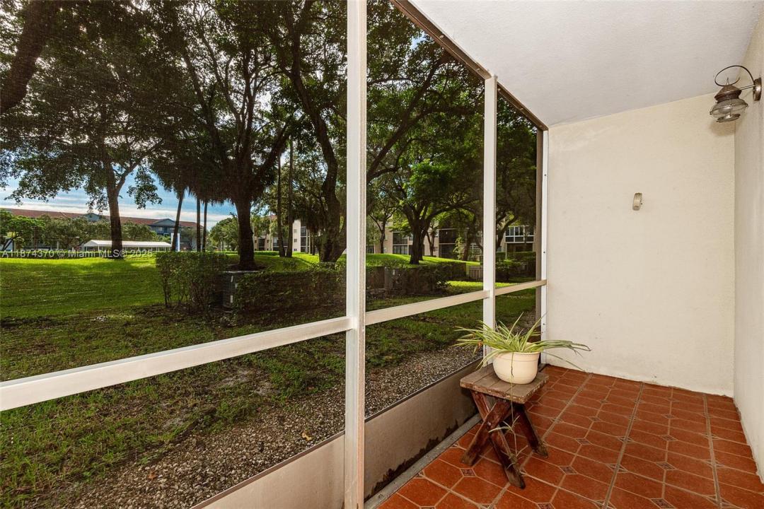 1551 SW 135th Ter 108G, Pembroke Pines, Floryda 33027, USA
