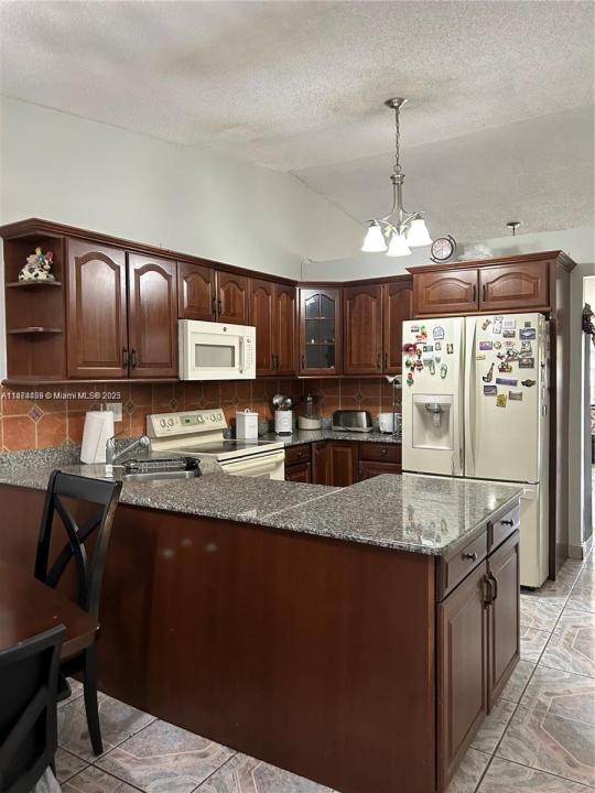9075 NW 117th Ter 9075, Hialeah Gardens, Florida 33018, Estados Unidos