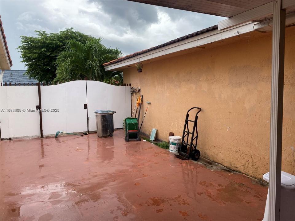 9075 NW 117th Ter 9075, Hialeah Gardens, Florida 33018, Estados Unidos