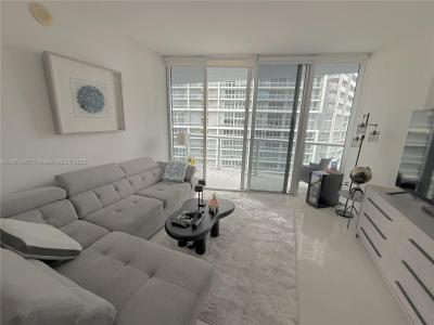 495 Brickell Ave 2806, Miami, Florida 33131, USA