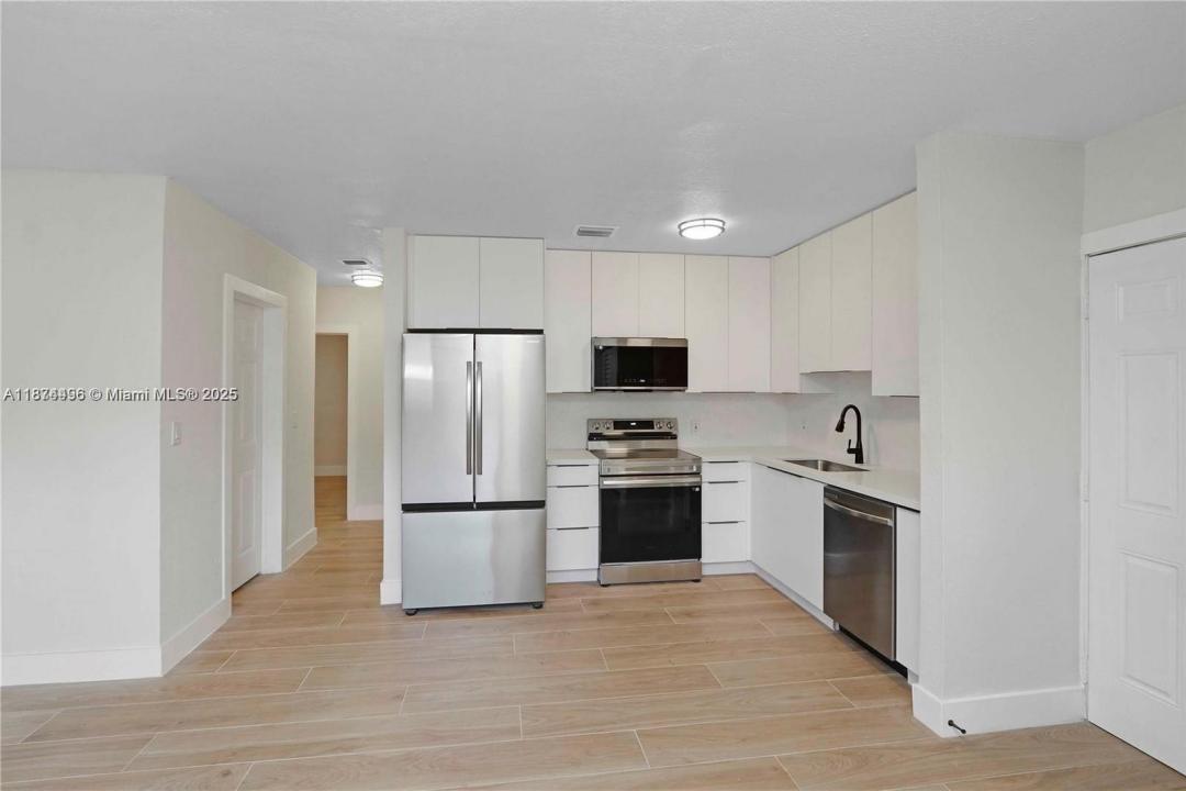 990 NE 159th St, North Miami Beach, 佛罗里达州 33162, 美国